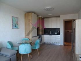 1 quarto Briz, Varna