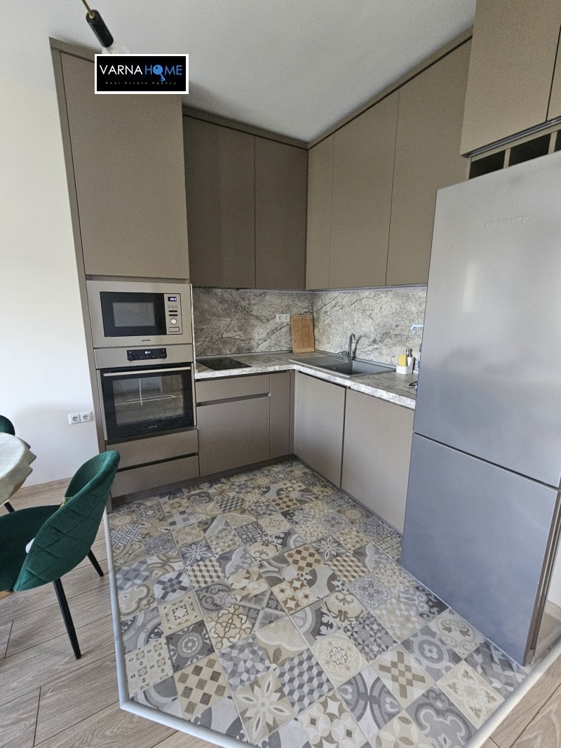 Дава под наем 3-СТАЕН, гр. Варна, Левски 2