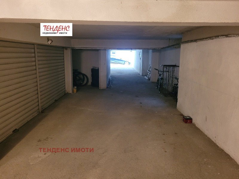 Дава под наем ГАРАЖ, ПАРКОМЯСТО, гр. Кърджали, Възрожденци, снимка 3 - Гаражи и паркоместа - 53440857