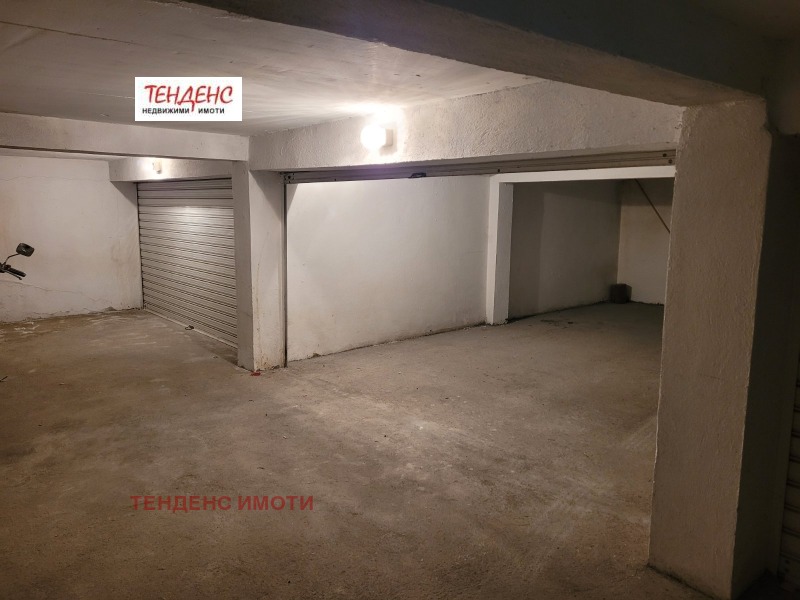 Дава под наем ГАРАЖ, ПАРКОМЯСТО, гр. Кърджали, Възрожденци, снимка 2 - Гаражи и паркоместа - 53440857