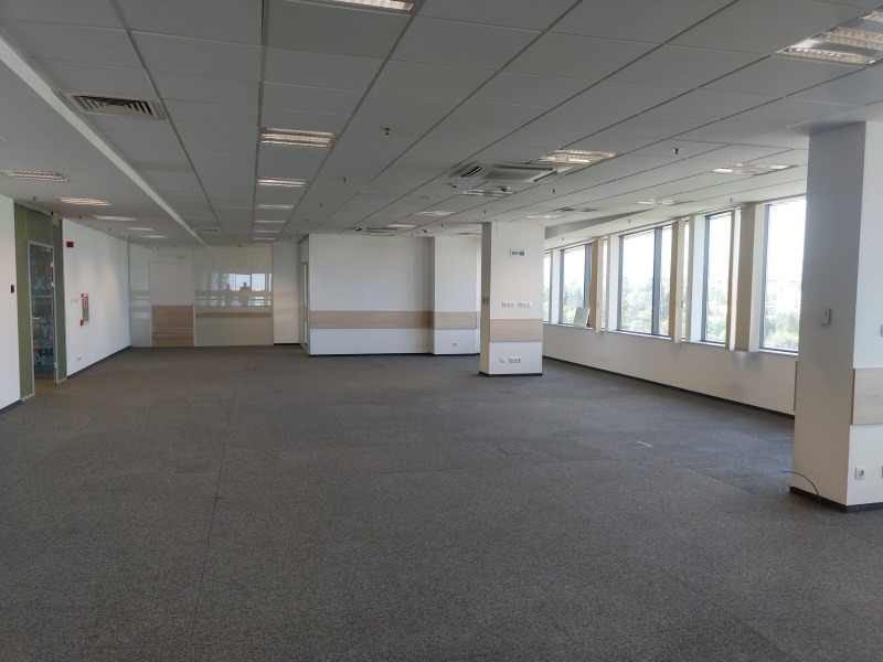 A louer  Bureau Sofia , Mladost 1 , 215 m² | 48669544 - image [3]