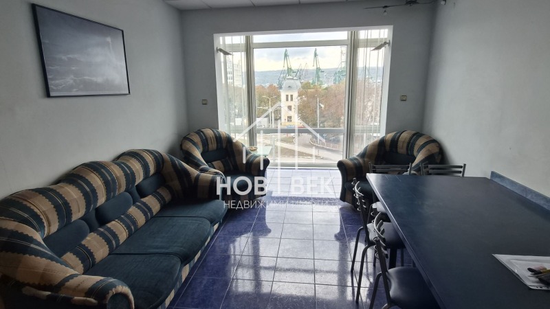 Издаје се  2 спаваће собе Варна , ЖП Гара , 68 м2 | 30164352 - слика [6]