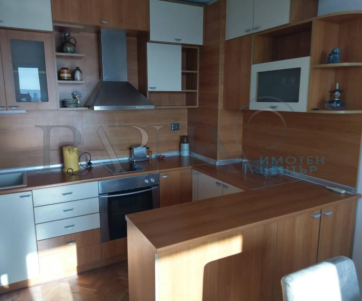 De inchiriat  2 dormitoare Varna , Țentâr , 100 mp | 88439481