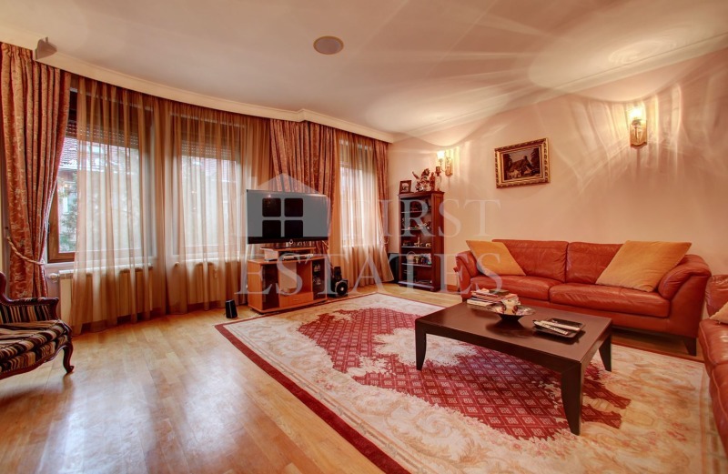 Под наем 4-СТАЕН, град София, Център • 2600 € / 5085.16 лв. • 18197441 1