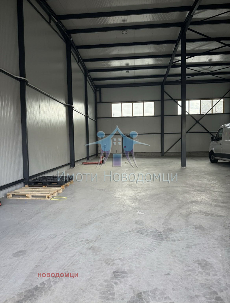 Дава под Наем СКЛАД в град Шумен, Тракия - 200 кв.м / 1 400 € » 2 738.16 лв., НОВОДОМЦИ