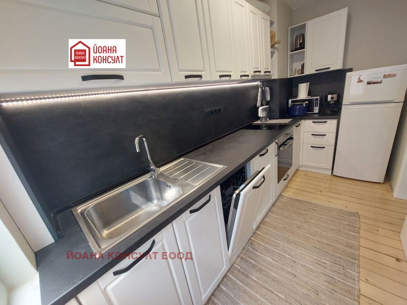Дава под Наем 3-СТАЕН в град Плевен, Идеален център - 108 кв.м / 550 € » 1 075.71 лв., ЙОАНА КОНСУЛТ ЕООД