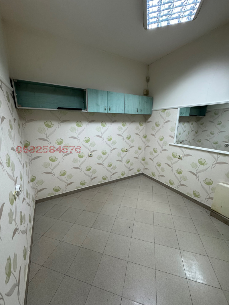 Дава под наем МАГАЗИН, гр. София, Иван Вазов, снимка 4 - Магазини - 53576721