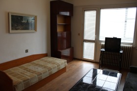 1 chambre Osvobojdenie, Razgrad 1