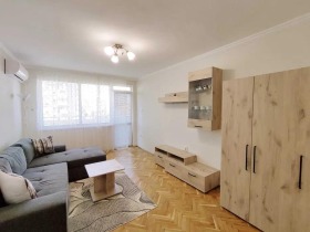 3 makuuhuonetta VINS-Tšerven ploštad, Varna