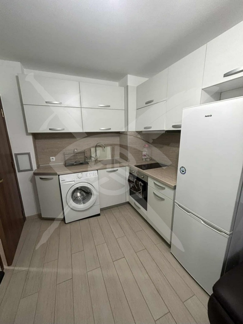 Под наем 2-СТАЕН, град Варна, Левски 1 • 300 € / 586.75 лв. • 97167125 1