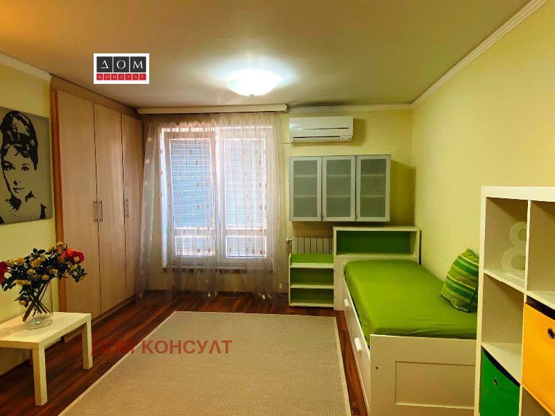 Дава под наем 4-СТАЕН, гр. София, Център, снимка 12 - Апартаменти - 55888111