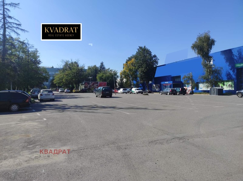 Дава под Наем МАГАЗИН в град София, Горубляне - 5200 кв.м / При запитване, КВАДРАТ