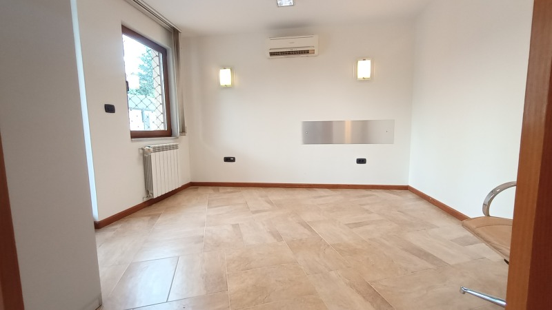 Te huur  Kantoor Sofia , Lozenets , 120 m² | 42161869 - afbeelding [2]