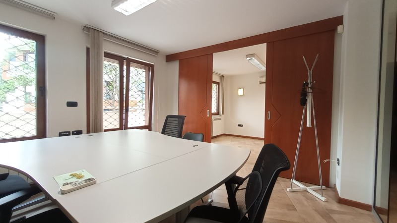 Te huur  Kantoor Sofia , Lozenets , 120 m² | 42161869