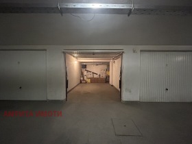 Garage Lozenec, Sofia 1