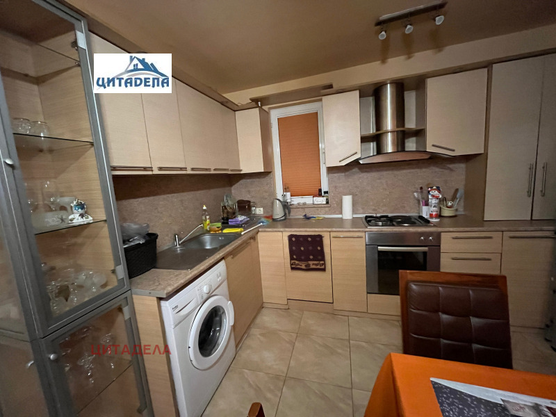 Дава под наем 2-СТАЕН, гр. Стара Загора, Център, снимка 2 - Апартаменти - 53354594