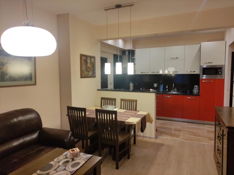 Дава под наем  3-стаен град София , Център , 86 кв.м | 33564416
