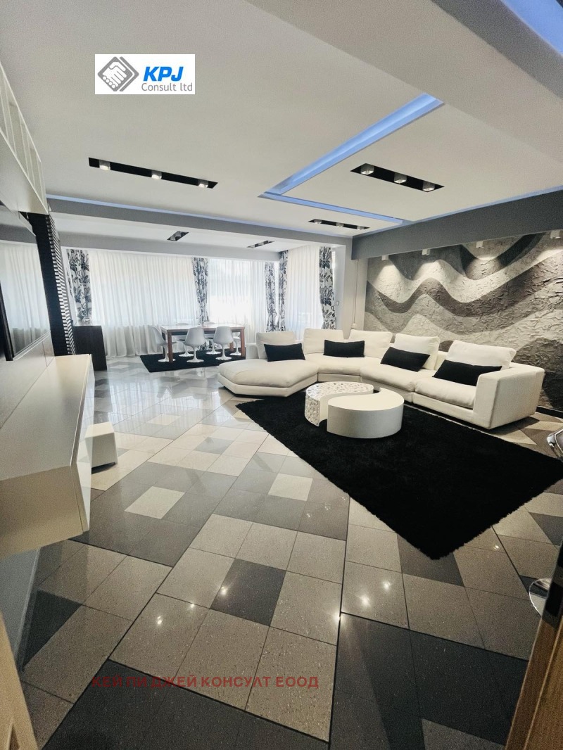 A louer  3+ chambres Sofia , Vitocha , 240 m² | 37100472