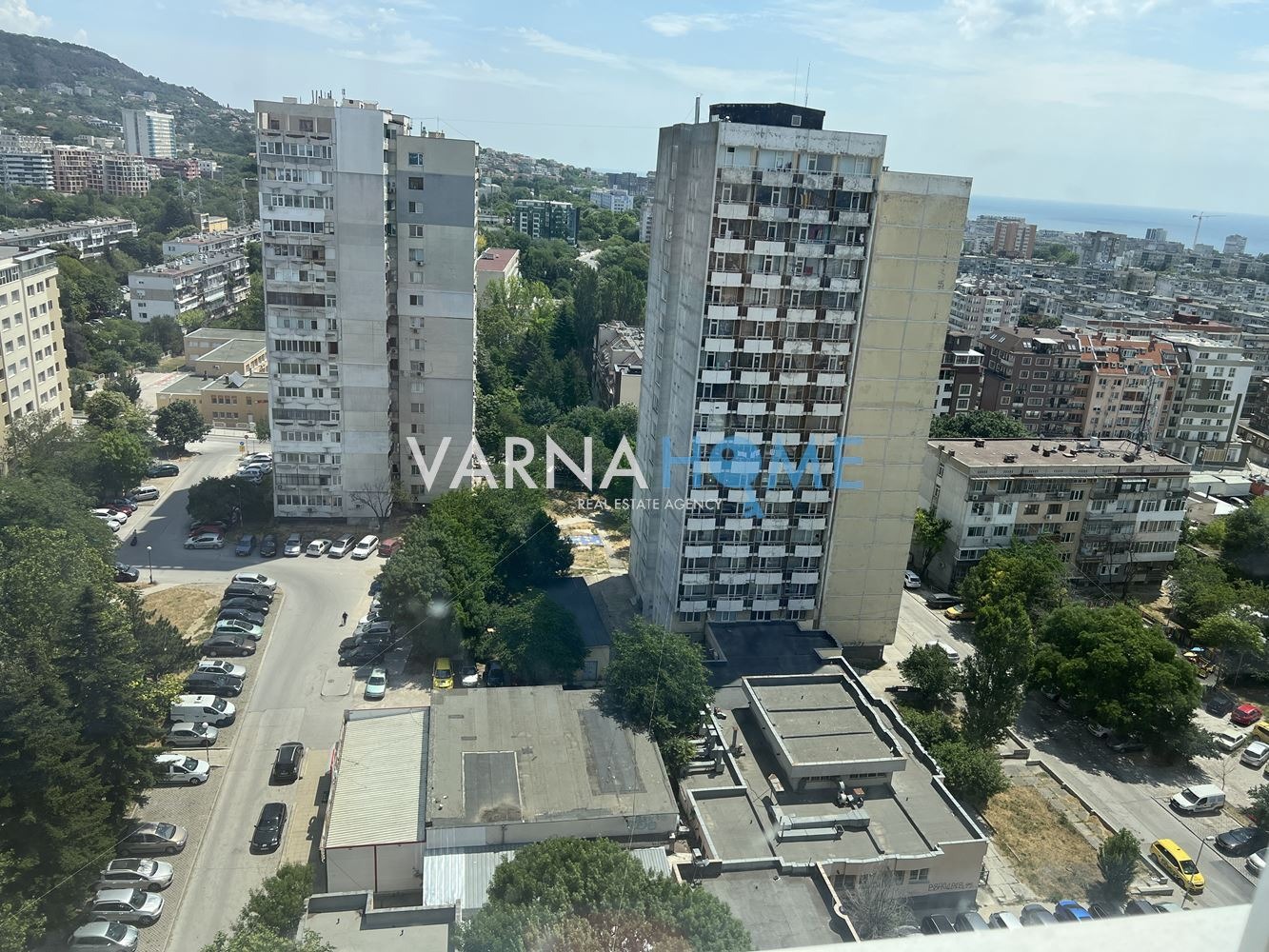 Дава под наем МНОГОСТАЕН, гр. Варна, Левски 1
