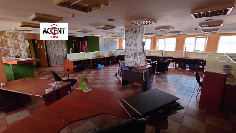 Дава под Наем ОФИС в град Варна, ЖП Гара - 150 кв.м / 800 € » 1 564.66 лв., АКЦЕНТ ИНВЕСТ
