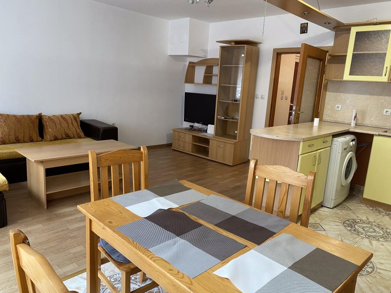 A louer  1 chambre Plovdiv , Karchiyaka , 65 m² | 48486364