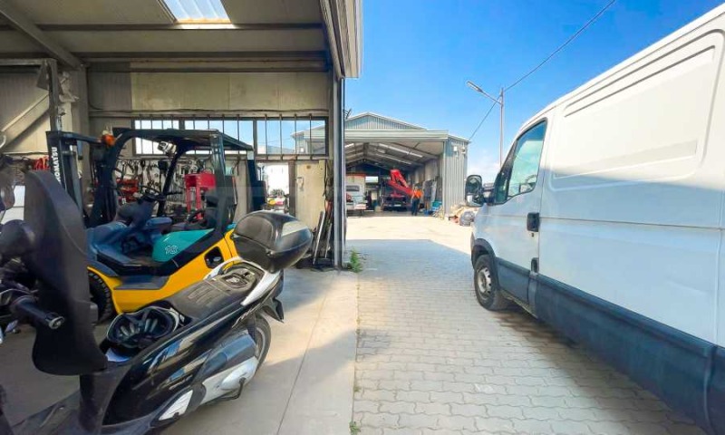 Zu vermieten  Industriegebäude Sofia , Ljulin 5 , 300 qm | 34412502 - Bild [2]