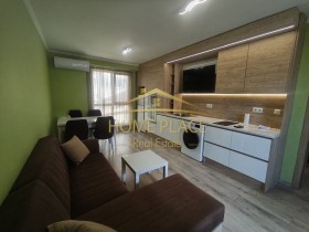 1 Schlafzimmer Pobeda, Warna