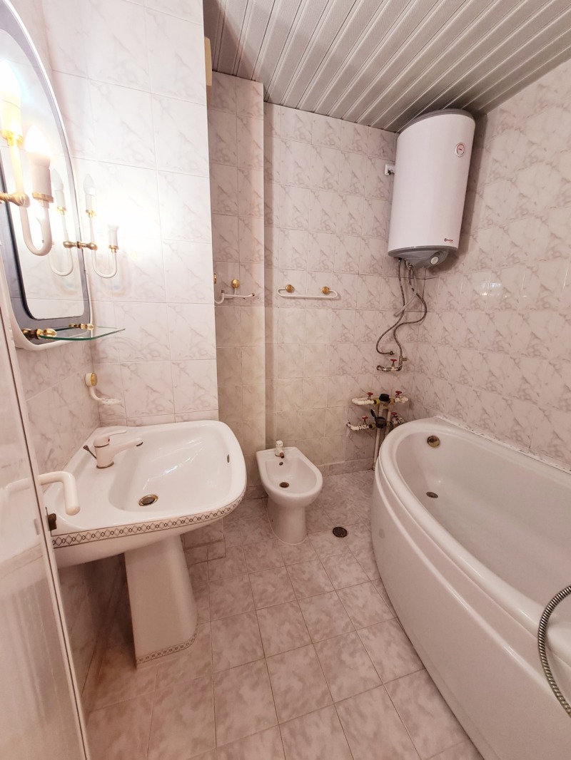 Дава под наем 4-СТАЕН, гр. Велико Търново, Център, снимка 9 - Апартаменти - 52845343