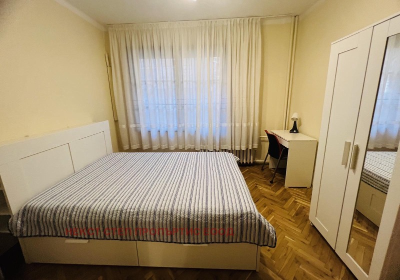 Дава под наем 3-СТАЕН, гр. София, Център, снимка 6 - Апартаменти - 52985442