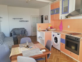1 quarto Centar, Ruse