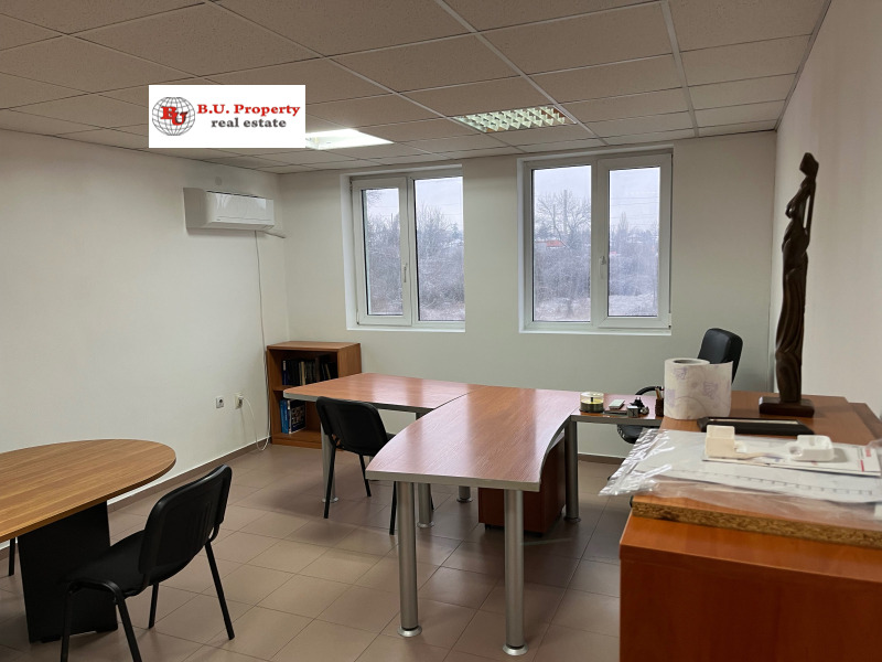 Дава под Наем ОФИС в град Перник, Изток - 35 кв.м / 250 € » 488.96 лв., БИ Ю ПРОПЪРТИ