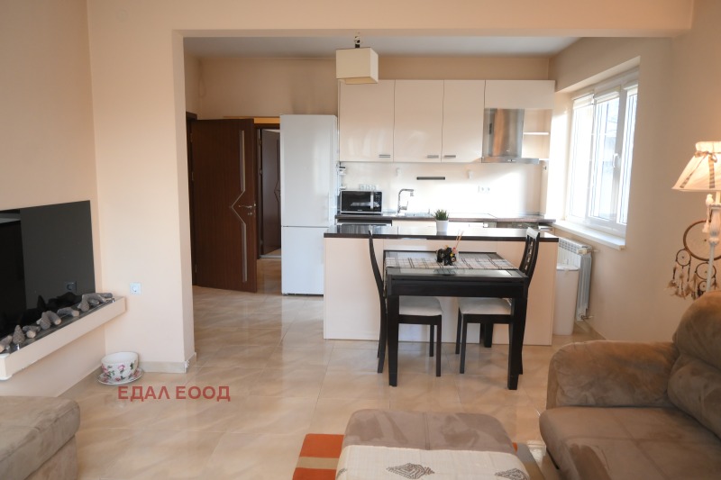 Дава под наем 3-СТАЕН, гр. София, Център, снимка 2 - Апартаменти - 52979788