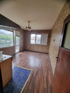 For Rent House Floor