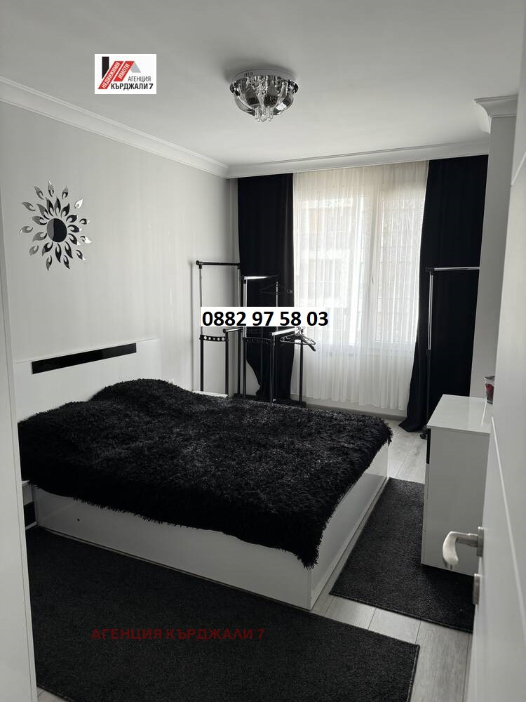 Дава под наем  2-стаен град Кърджали , Център , 85 кв.м | 81459291