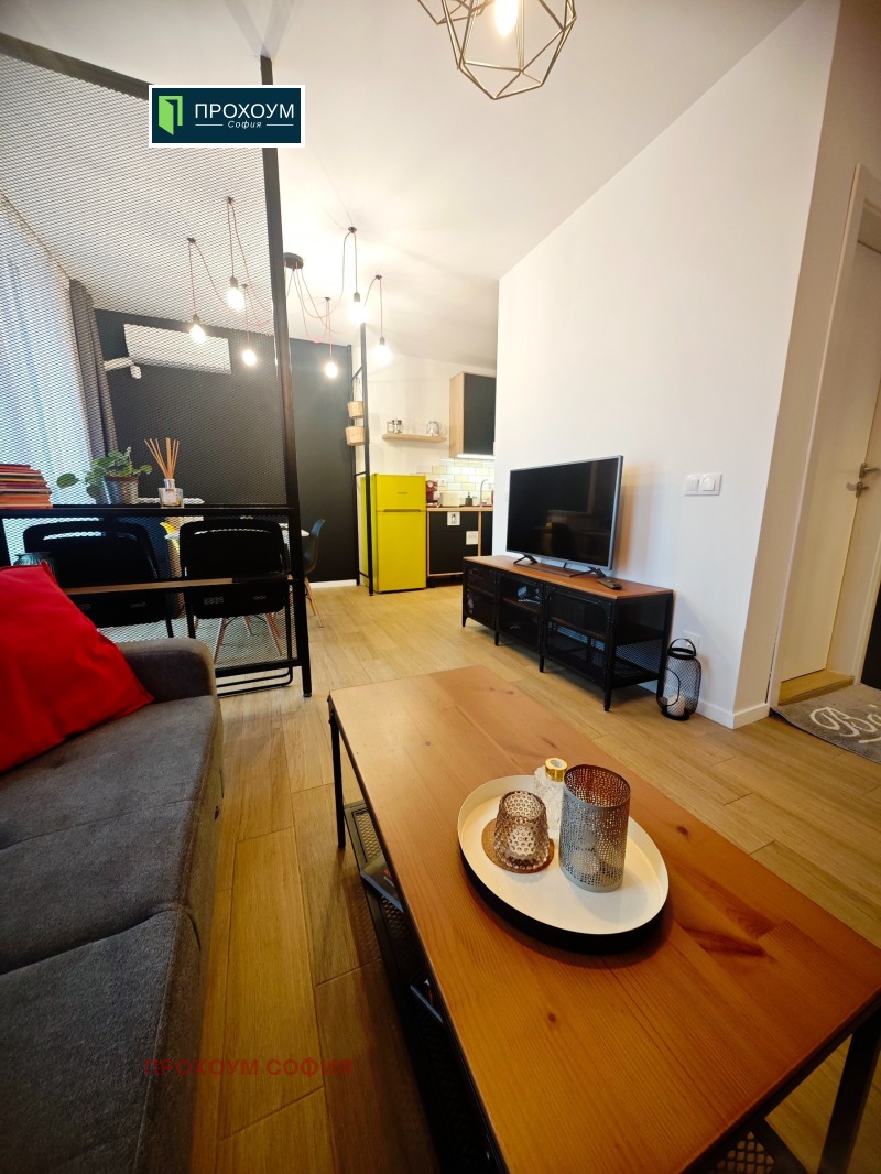 Дава под наем 3-СТАЕН, гр. София, Оборище, снимка 2 - Апартаменти - 53369943