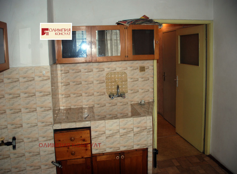 En renta  1 dormitorio Plovdiv , Izgrev , 70 metros cuadrados | 61935386 - imagen [5]