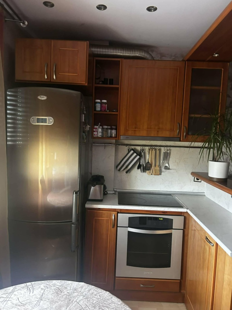 Дава под Наем 3-СТАЕН в град Благоевград, Широк център - 78 кв.м / 350 € » 684.54 лв., ИМОТИНВЕСТ77