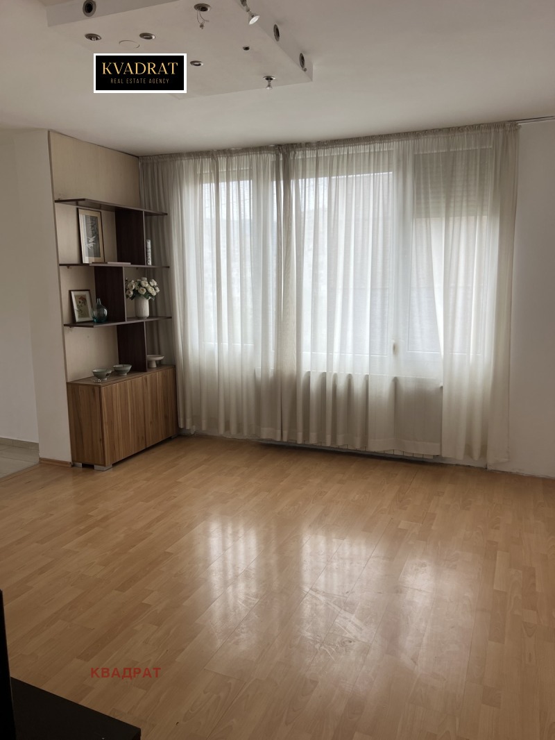 Дава под Наем 3-СТАЕН в град София, Разсадника - 120 кв.м / 850 € » 1 662.46 лв., КВАДРАТ