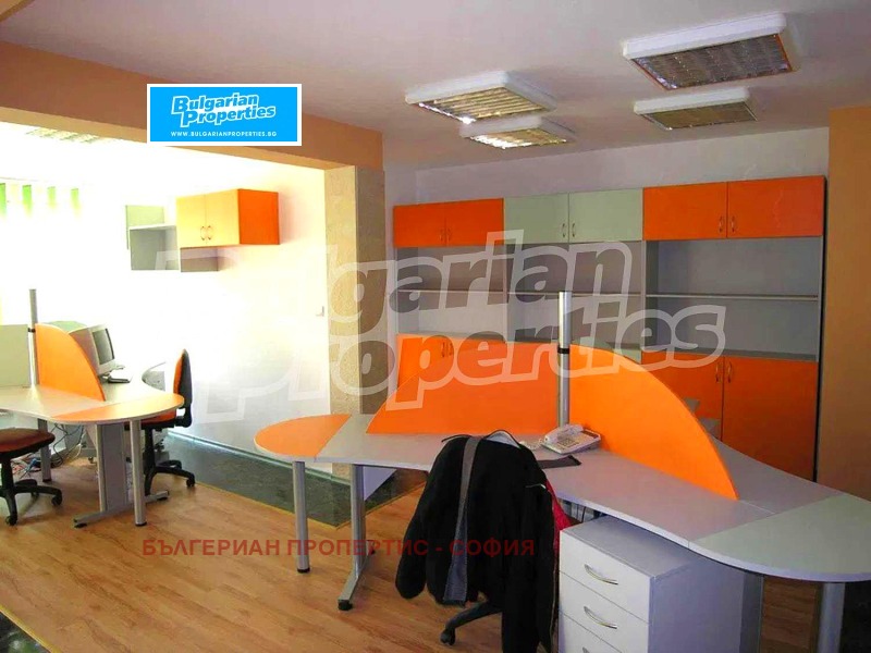 Дава под Наем ОФИС в град София, Оборище - 180 кв.м / 1 250 € » 2 444.79 лв., БЪЛГЕРИАН ПРОПЕРТИС - СОФИЯ