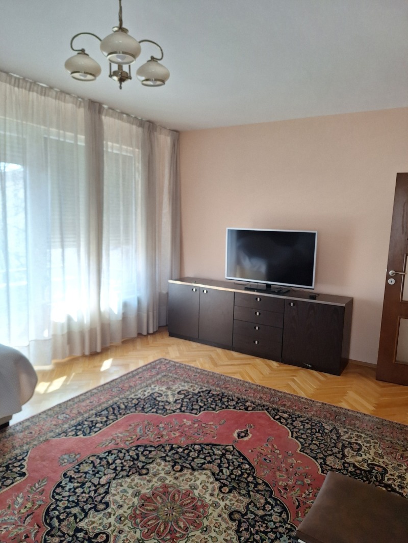 Дава под Наем 4-СТАЕН в град София, Медицинска академия - 120 кв.м / 950 € » 1 858.04 лв., КОДАР-97