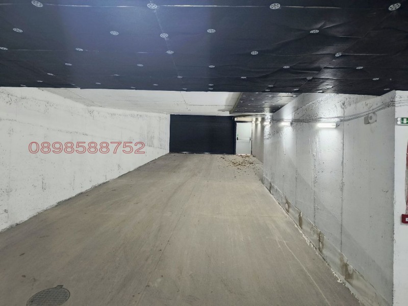 Дава под наем ГАРАЖ, ПАРКОМЯСТО, гр. София, Левски В, снимка 4 - Гаражи и паркоместа - 53437910