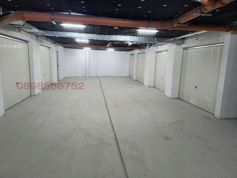 Дава под наем ГАРАЖ, ПАРКОМЯСТО, гр. София, Левски В, снимка 3 - Гаражи и паркоместа - 53437910