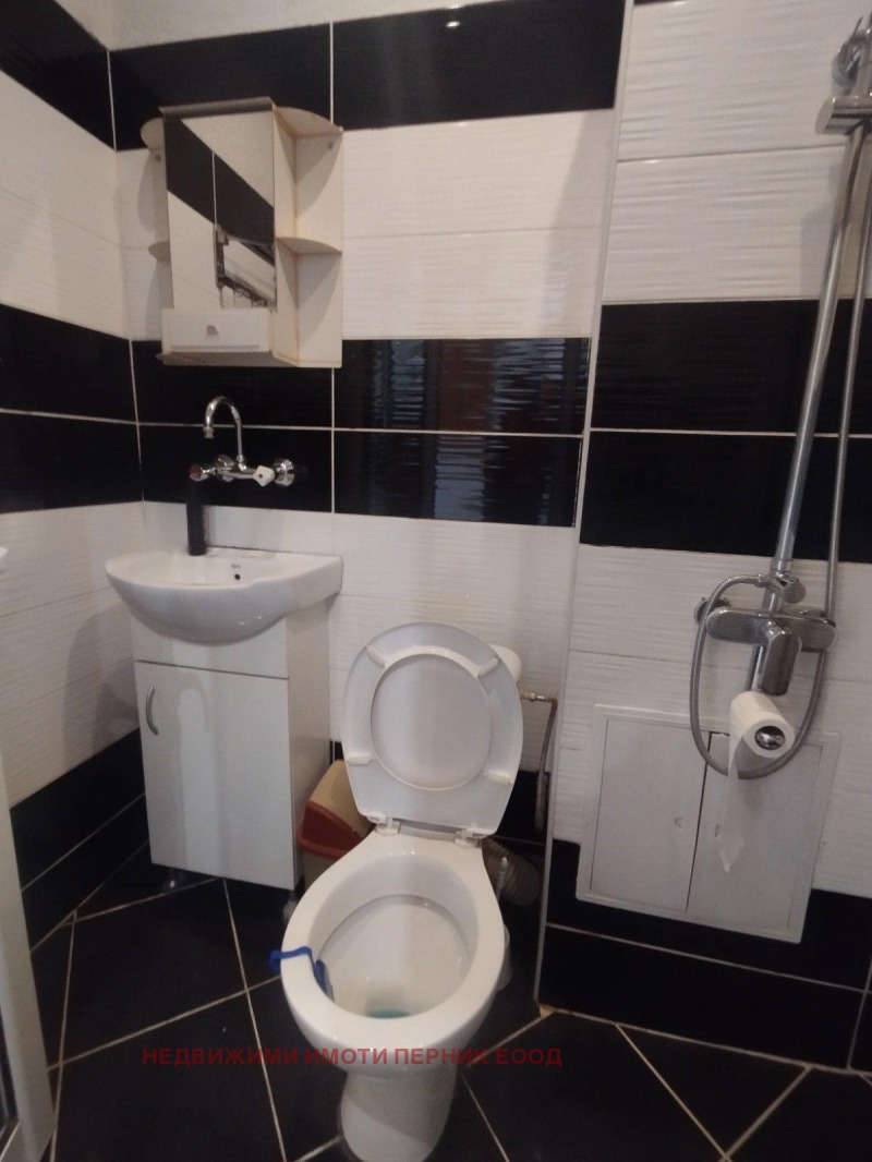 Дава под наем 2-СТАЕН, гр. Перник, Димова махала, снимка 13 - Апартаменти - 52876885