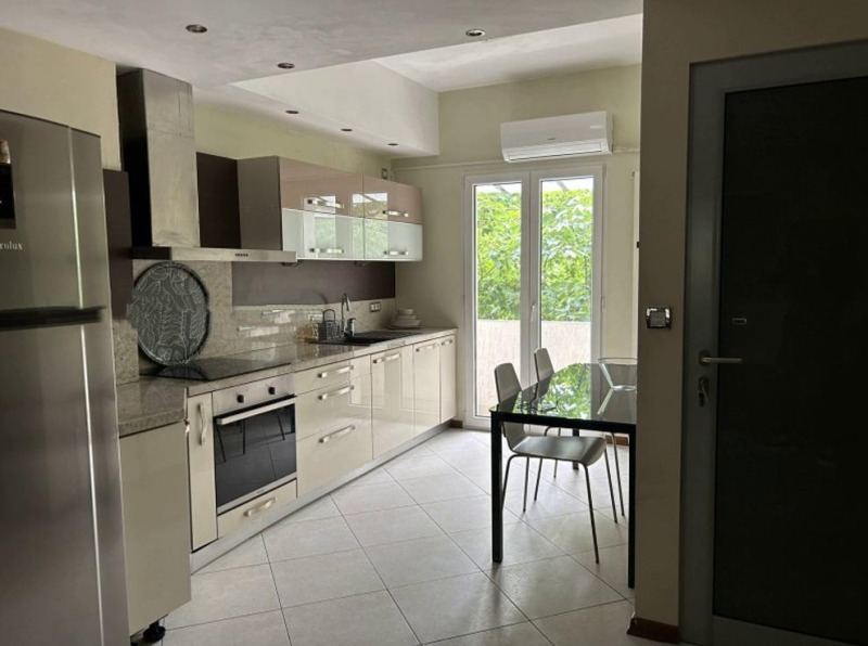 Do wynajęcia  3 sypialnie Sofia , Centar , 200 mkw | 89587600 - obraz [4]