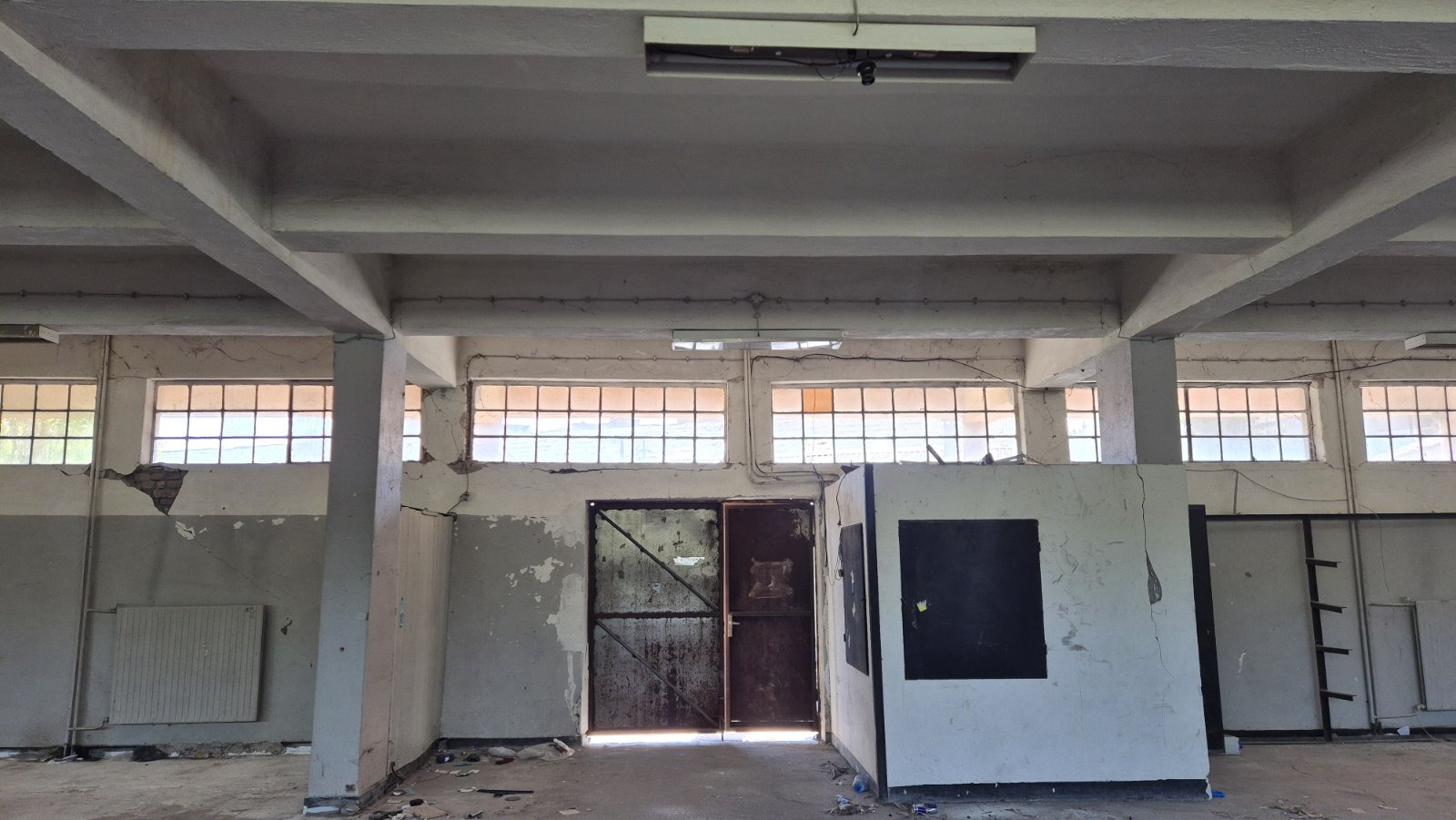 Дава под наем СКЛАД, гр. Перник, Център, снимка 3 - Складове - 54353757