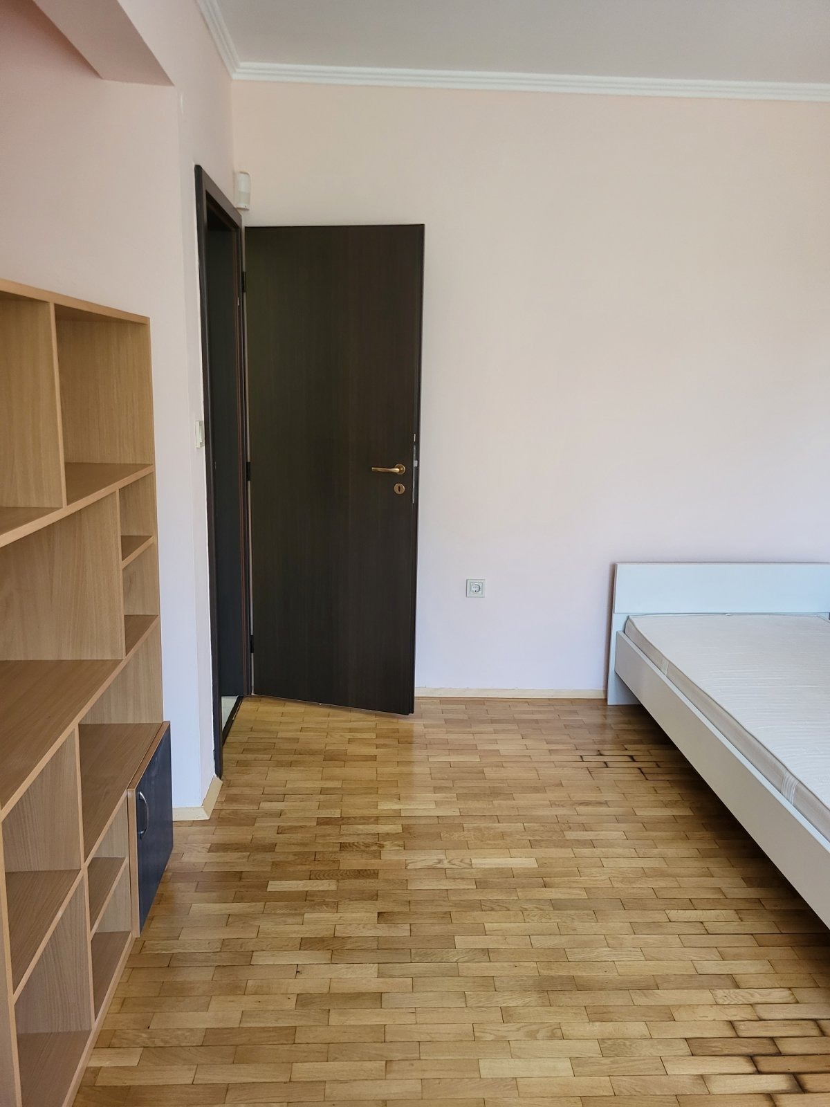 Дава под наем 4-СТАЕН, гр. София, Лозенец, снимка 10 - Апартаменти - 56229479