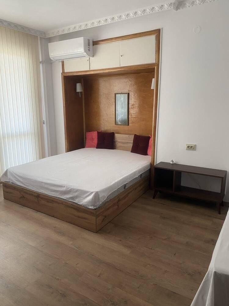 Te huur  Studio Burgas , Tsentar , 50 m² | 83051252