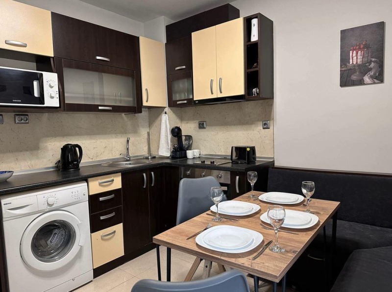 Издаје се  1 спаваћа соба Бургас , Центар , 65 м2 | 59296493 - слика [3]