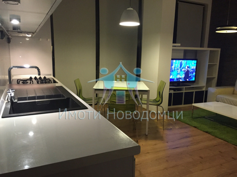 Дава под наем  2-стаен град Шумен , Томбул джамия , 65 кв.м | 51163230