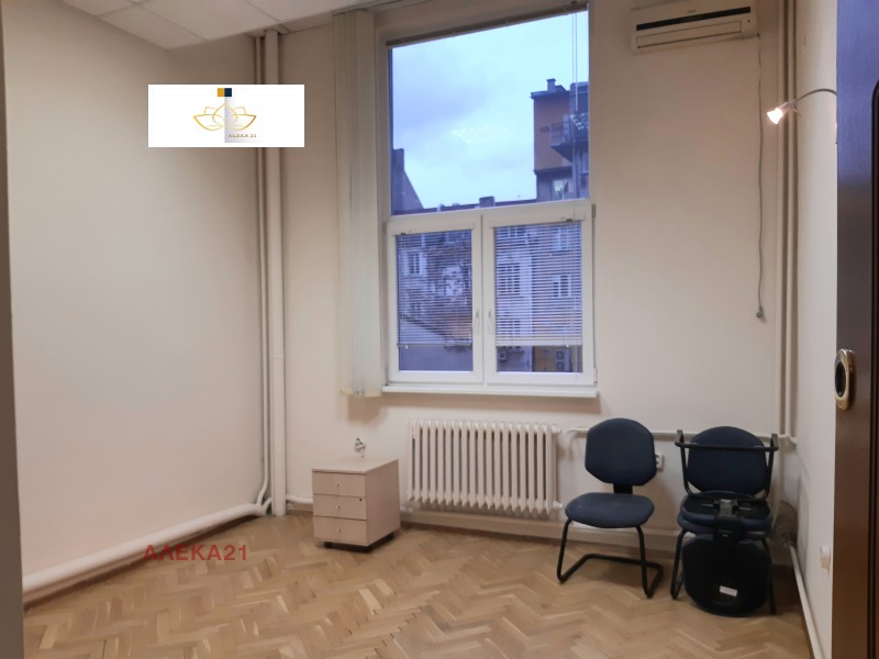 Дава под наем ОФИС, гр. София, Център, снимка 1 - Офиси - 53087815